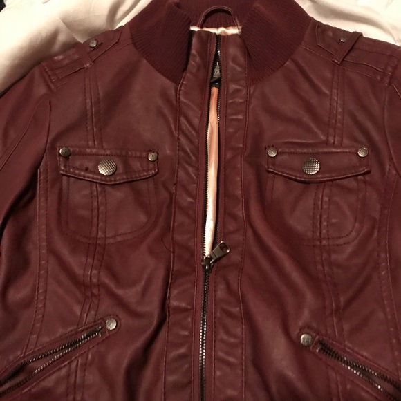 Burgundy leather jacket - Picture 2 of 2
